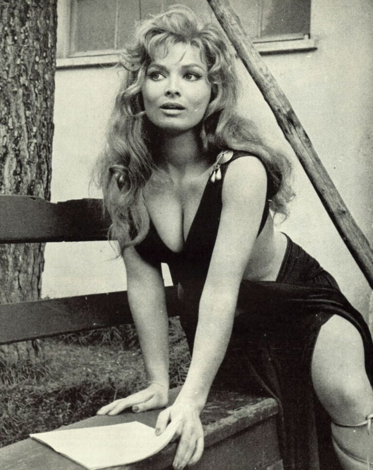 Classic Beauty Scilla Gabel Splendid Isolation